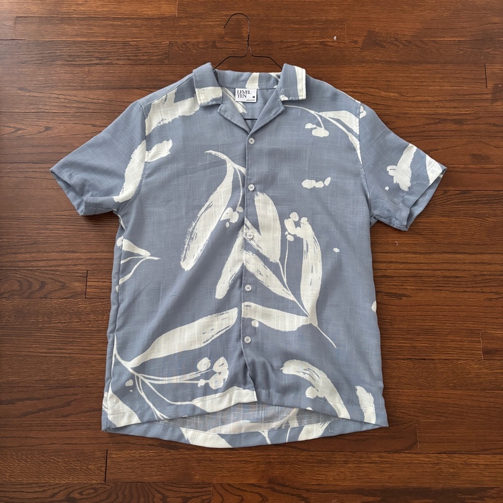 Level Ten Men’s Medium Blue V Neck Dress Shirt